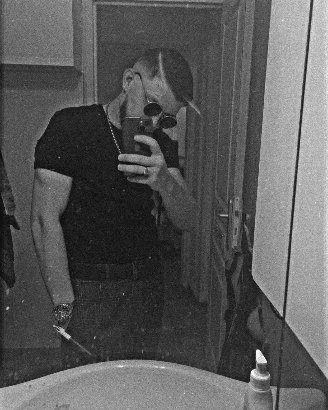 Profil de Demian, 23 ans, Plan Cul à Qārat Manānī