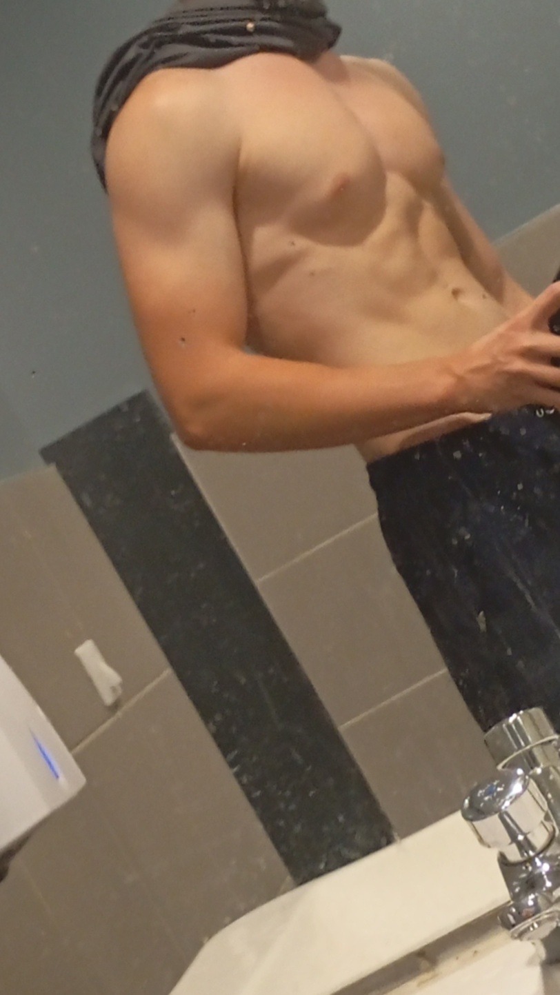 Profil de Alec, 23 ans, Plan Cul à Tahrir Square