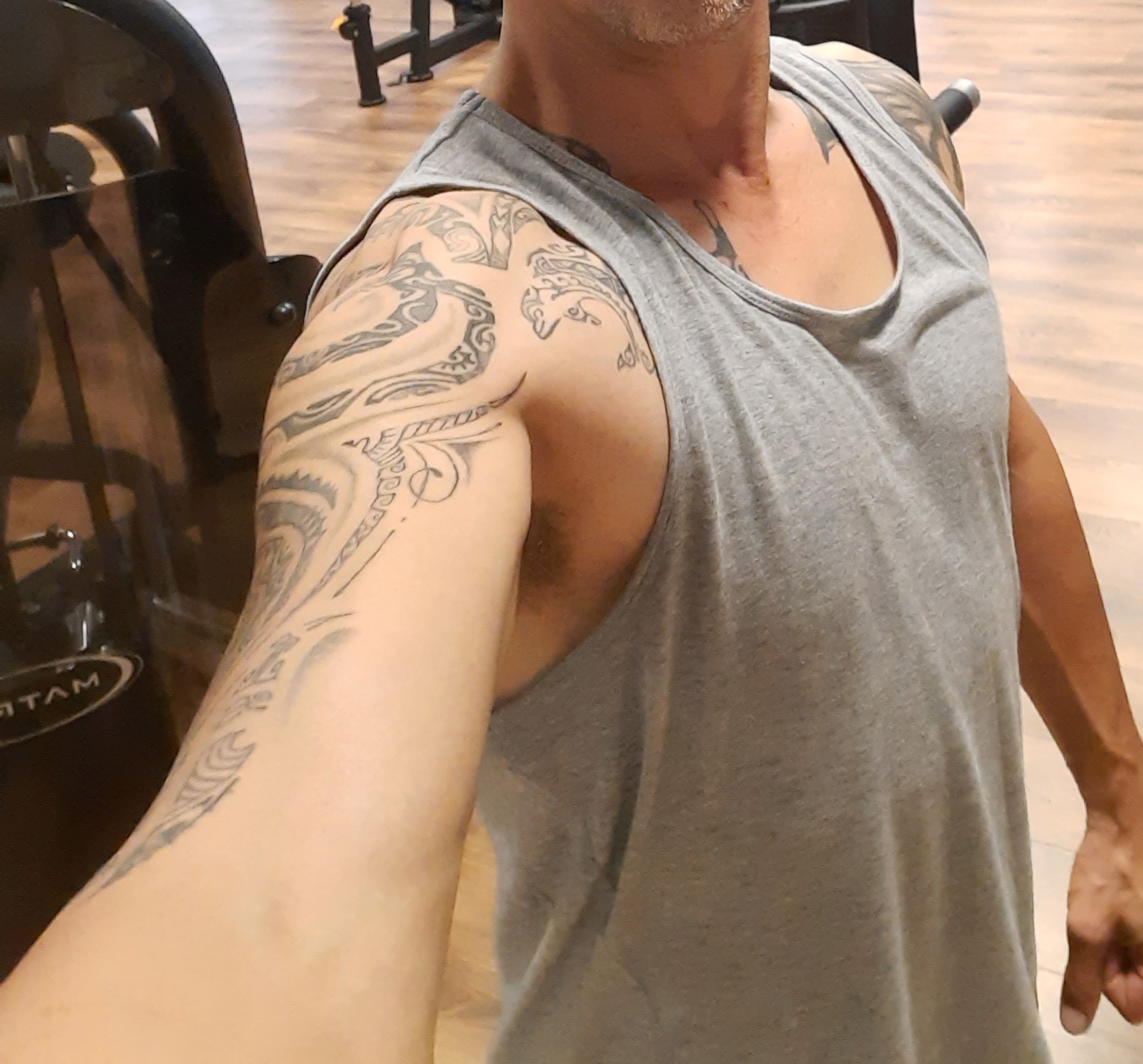 Profil de Charlot, 40 ans, Plan Cul à ‘Imārāt Rāmū