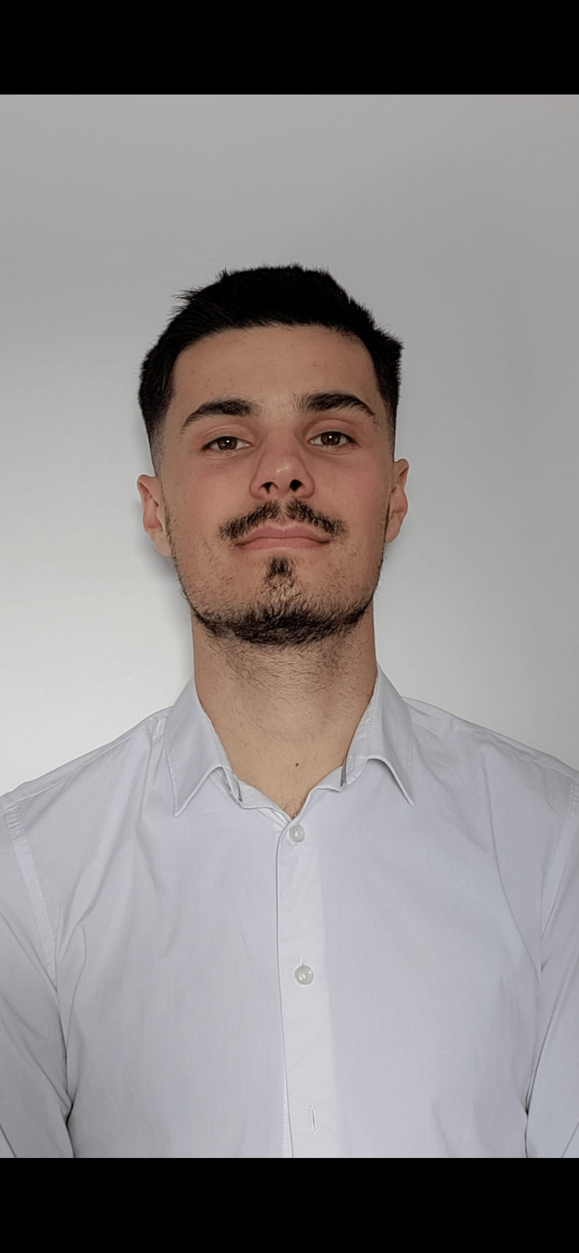 Profil de Armin, 23 ans, Plan Cul à Bisintāwāy